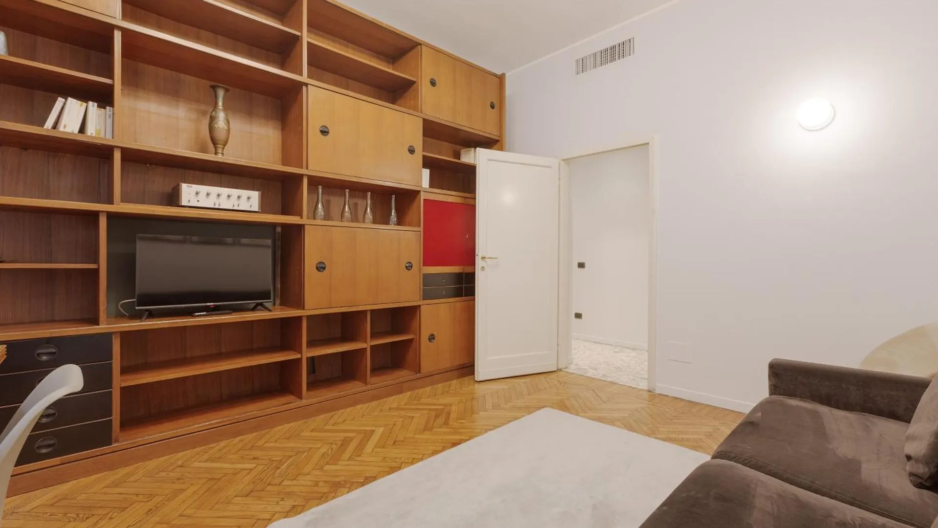 Brera Apartments In Garibaldi Milan