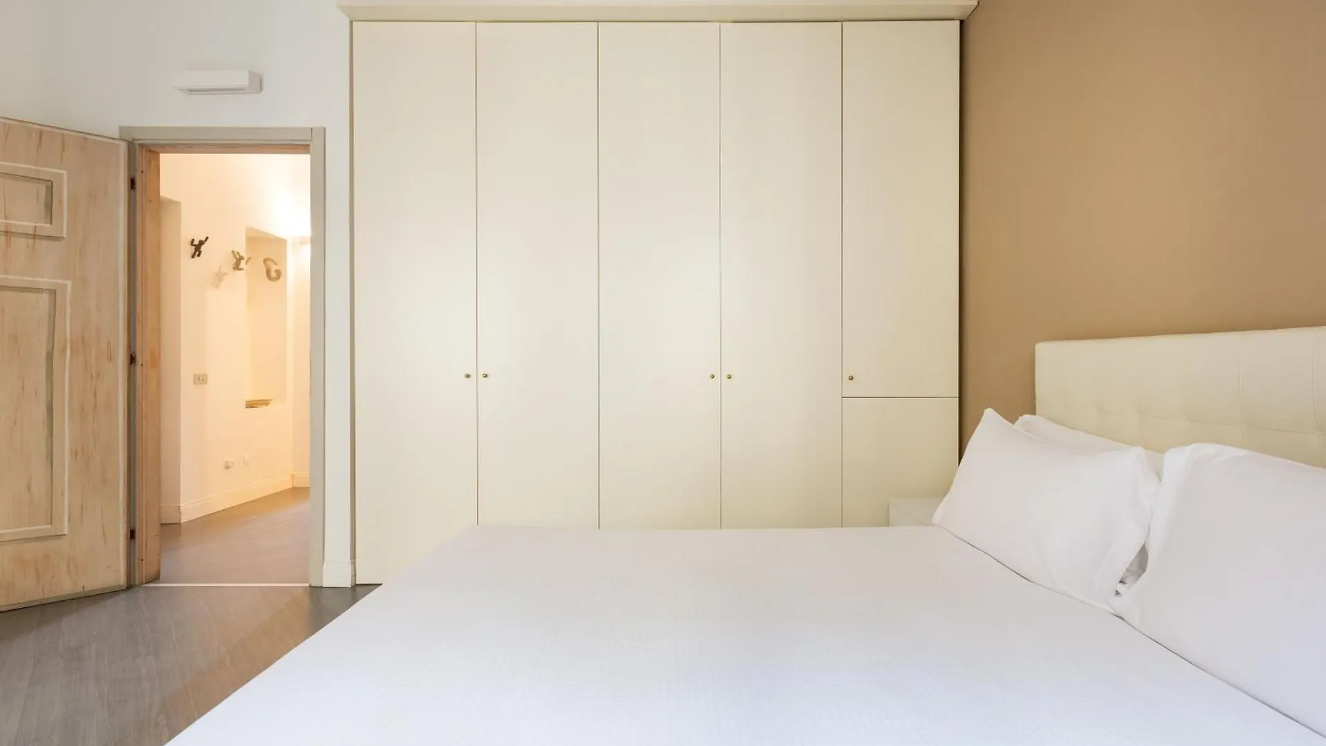Brera Apartments In Garibaldi Milan
