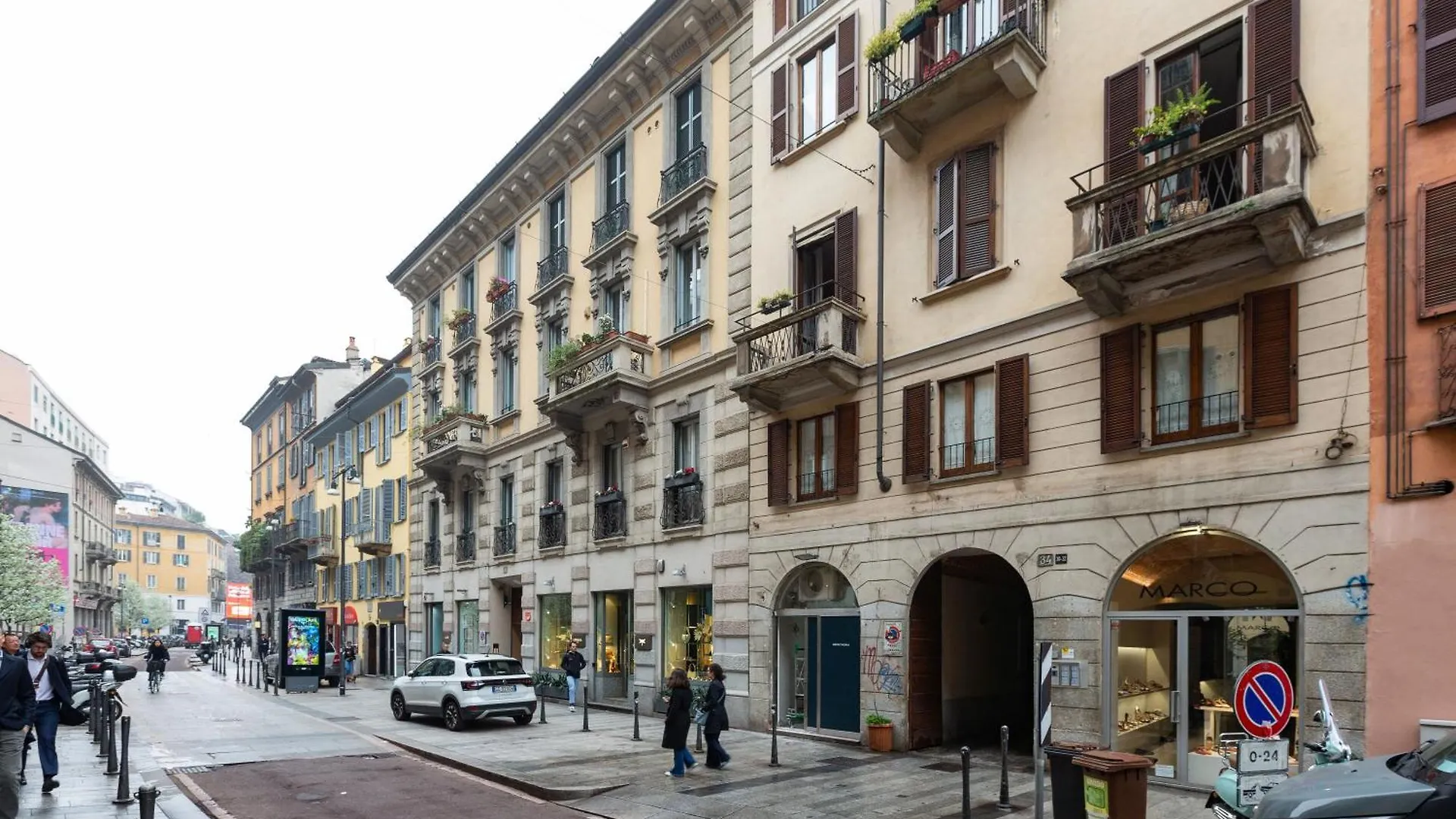 Brera Apartments In Garibaldi Milan