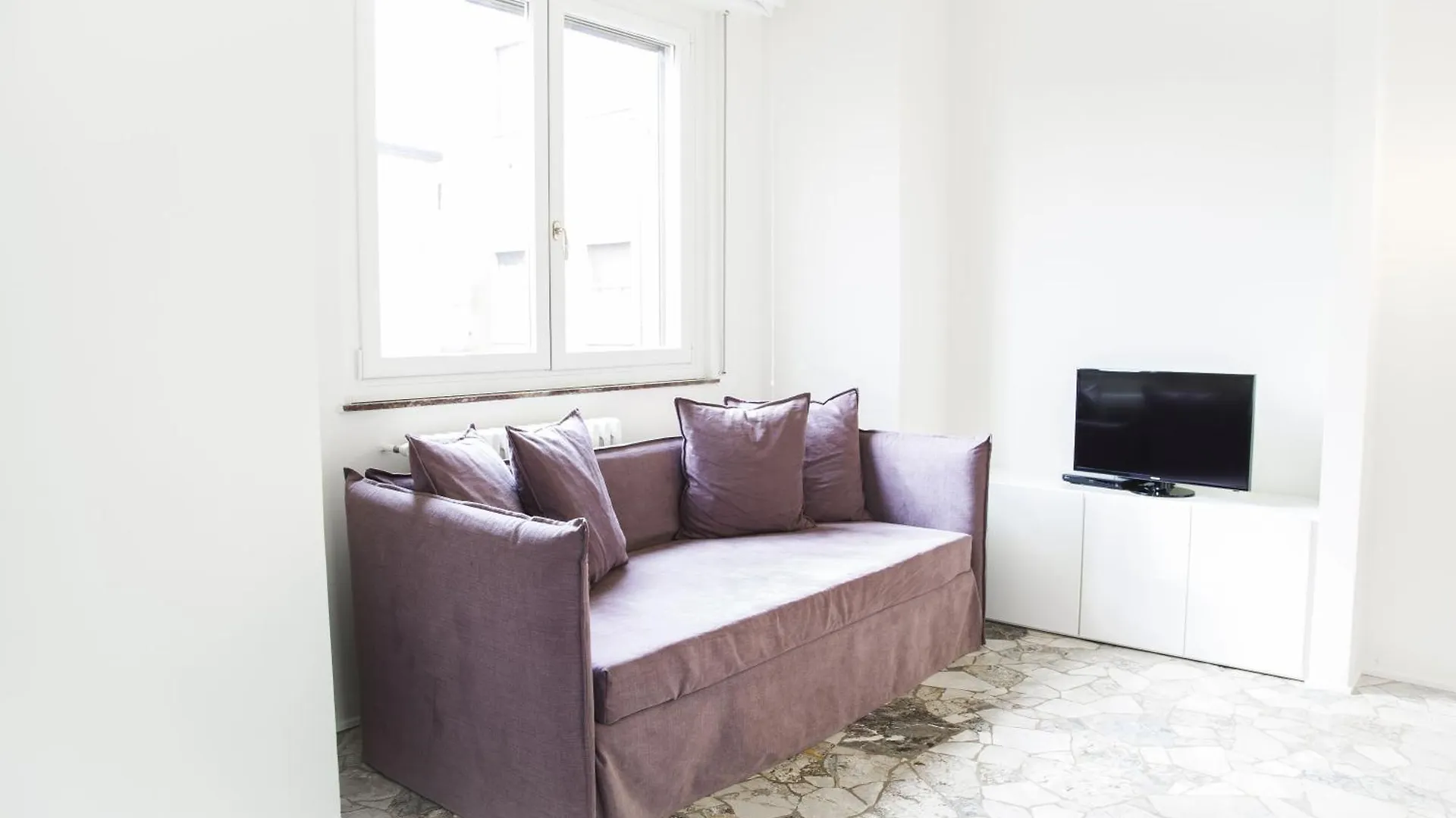 Brera Apartments In Garibaldi Milan