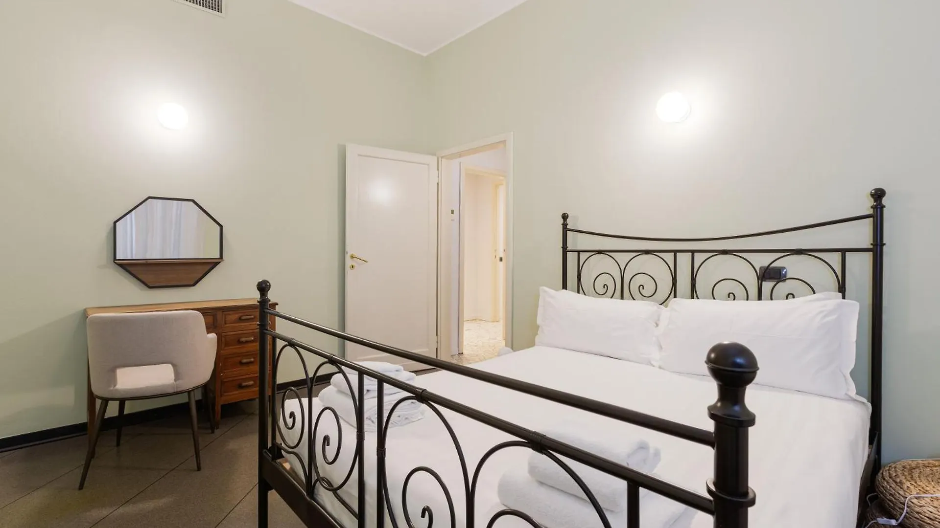 Brera Apartments In Garibaldi Milan