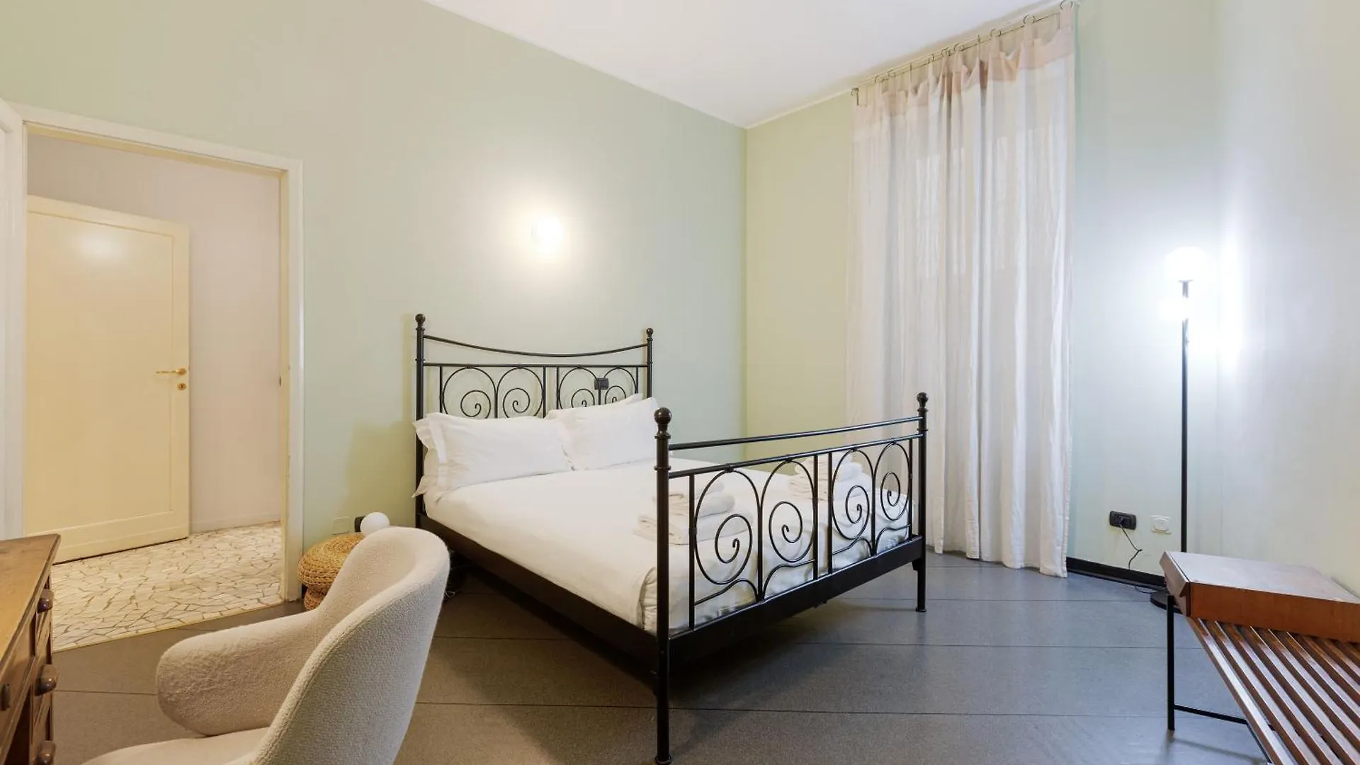 Brera Apartments In Garibaldi Milan