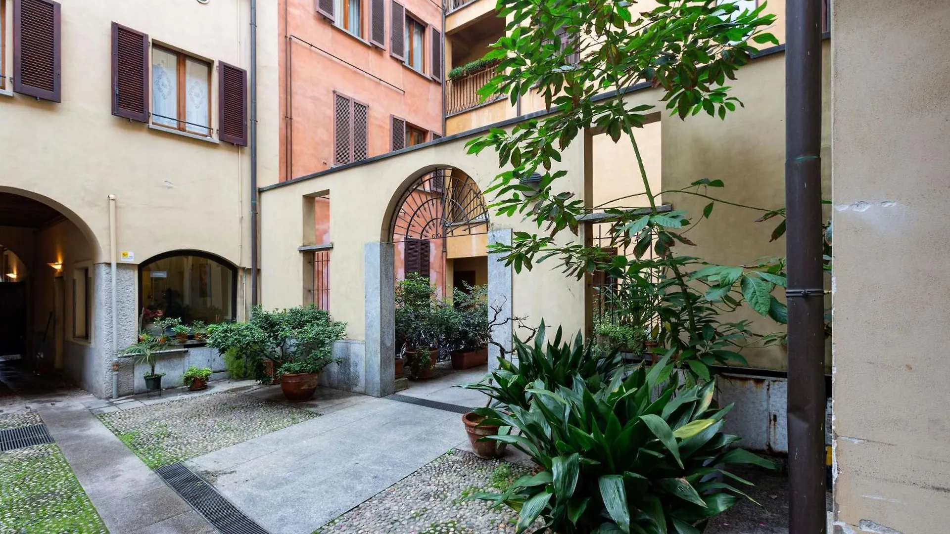 Brera Apartments In Garibaldi Milano
